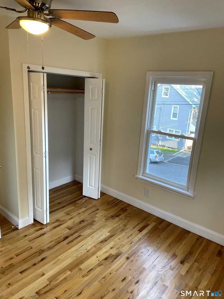 41 Elm St - Photo 5 of 8