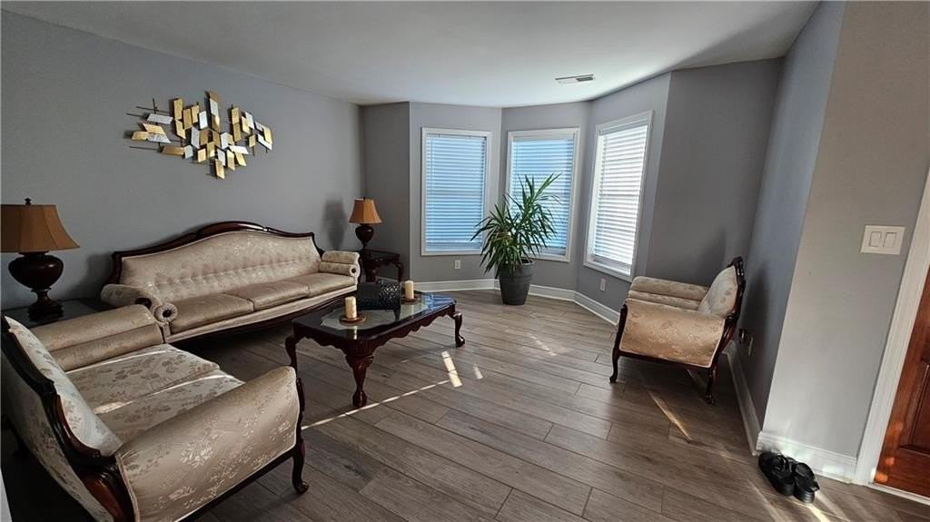1005 Chads Rdg - Photo 3 of 18