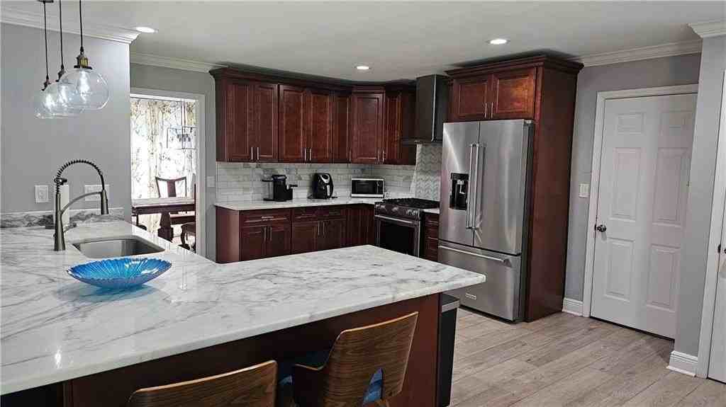 1005 Chads Rdg - Photo 7 of 18
