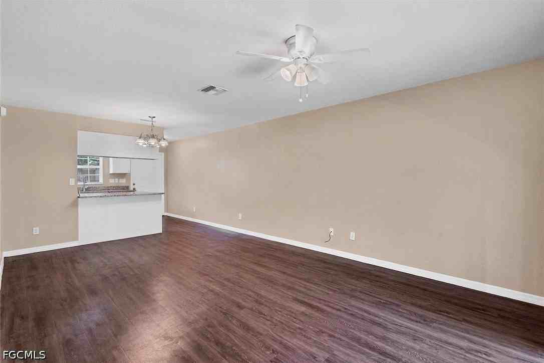 5257 Leeds Rd - Photo 3 of 27