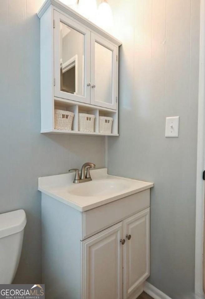 300 Martin Cir - Photo 4 of 9