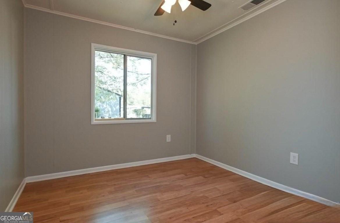 300 Martin Cir - Photo 5 of 9