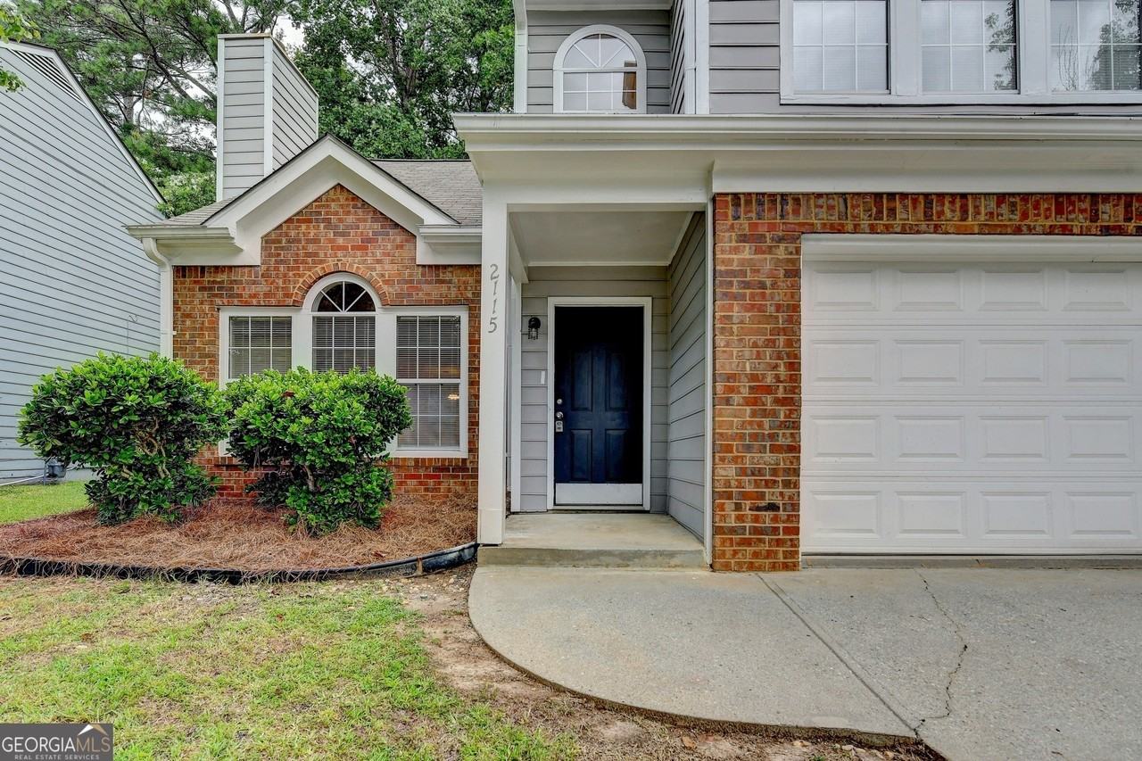 2115 Glynmoore Dr - Photo 2 of 44