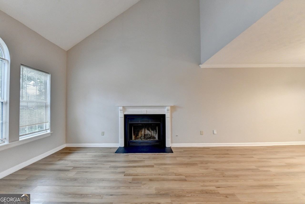 2115 Glynmoore Dr - Photo 4 of 44
