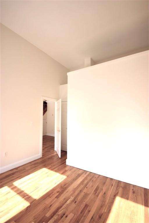 525 W 49th St - Photo 4 of 10