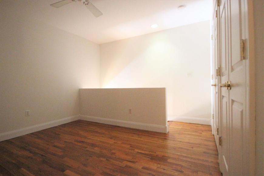 525 W 49th St - Photo 6 of 10