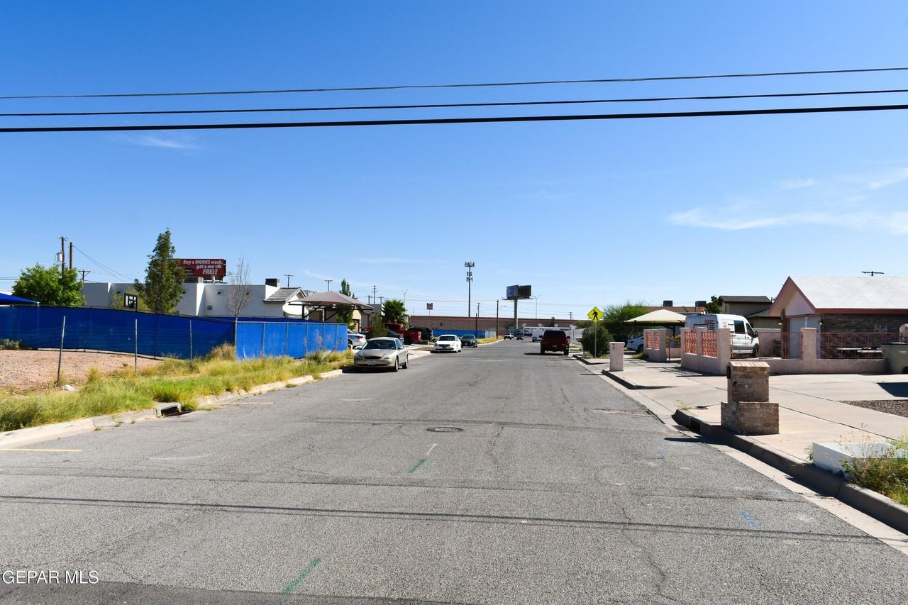 9905 Taj Mahal St #A - Photo 3 of 42