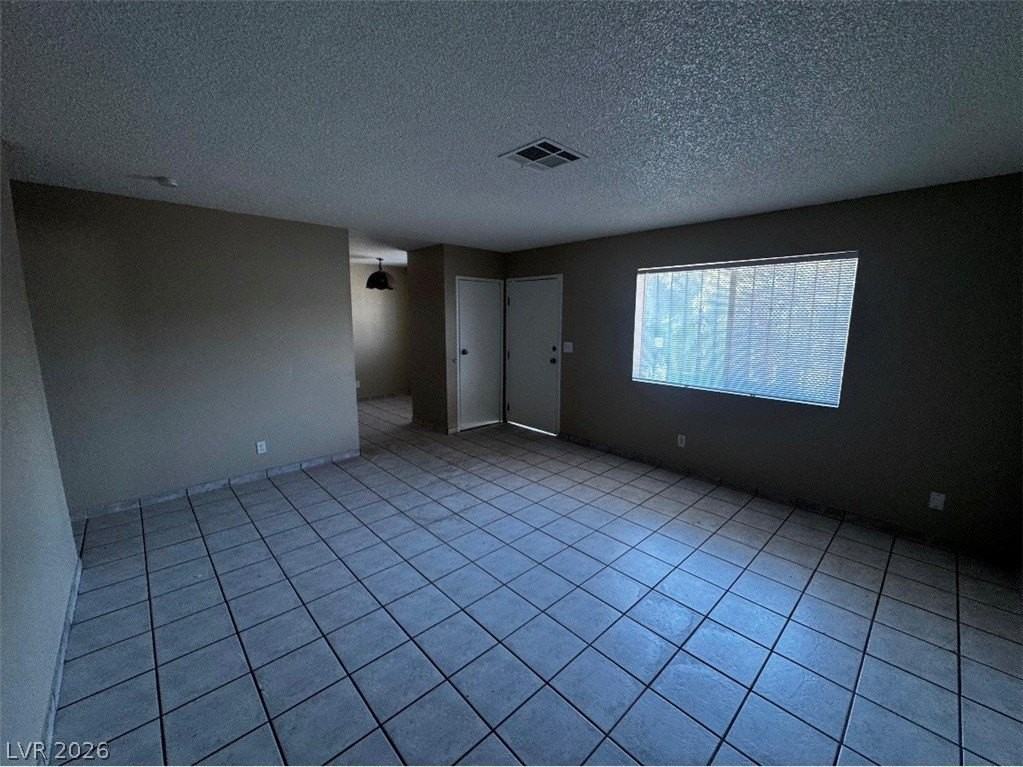8 Britz Cir #C - Photo 2 of 7