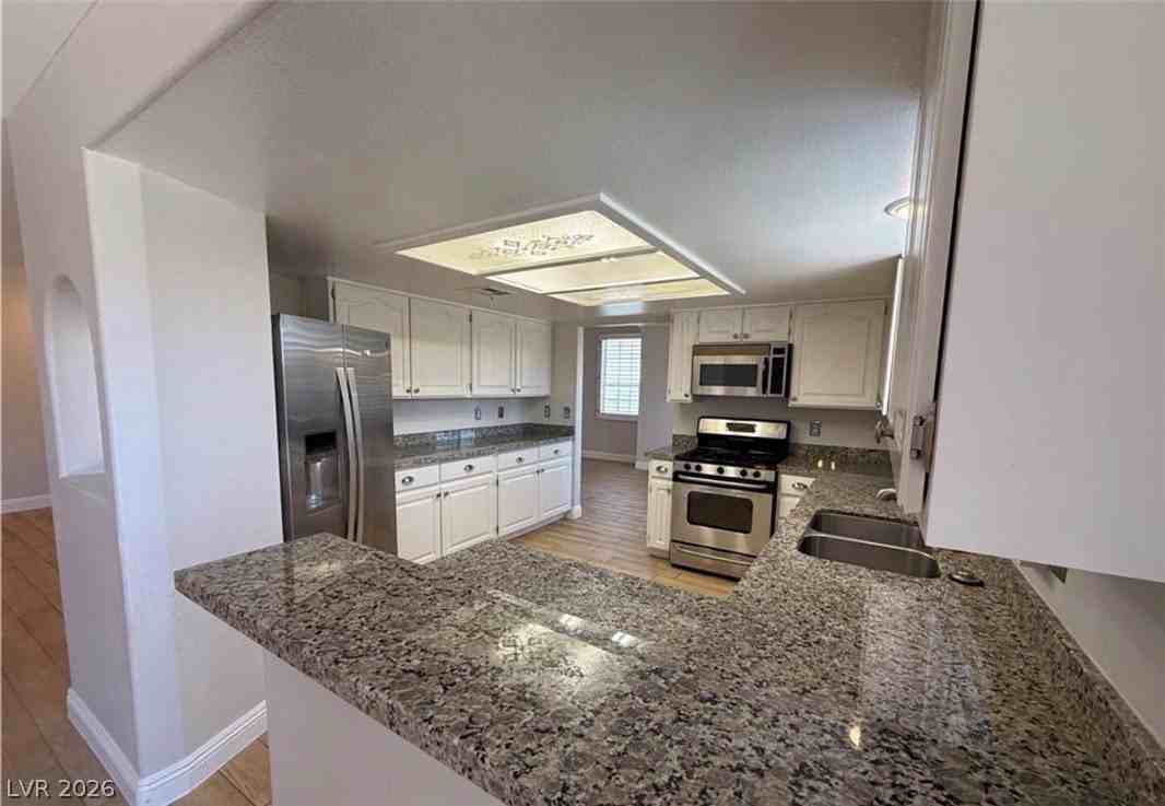 32 Sandwedge Dr - Photo 6 of 26