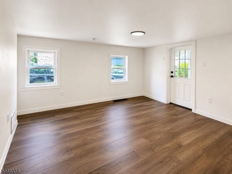 286 Chambers St - Photo 2 of 11