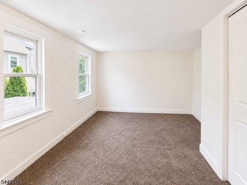 286 Chambers St - Photo 5 of 11