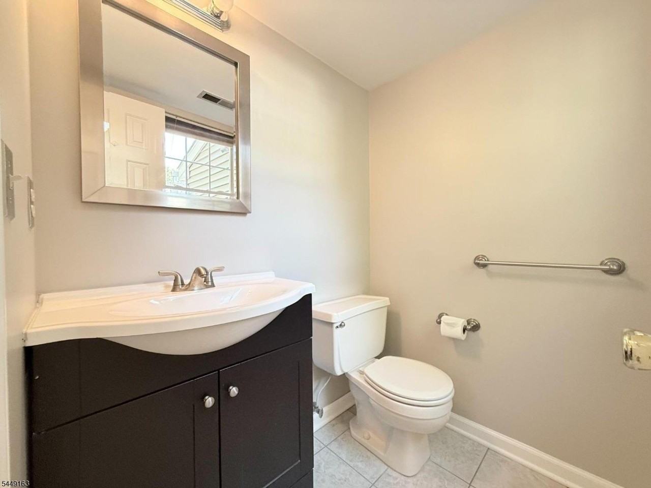 100 Wisbech Pl - Photo 4 of 38