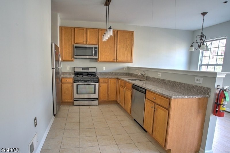 117 Conover Ter #117 - Photo 3 of 15