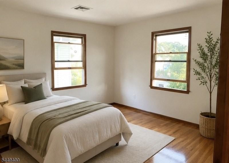 648 Summer St - Photo 4 of 13
