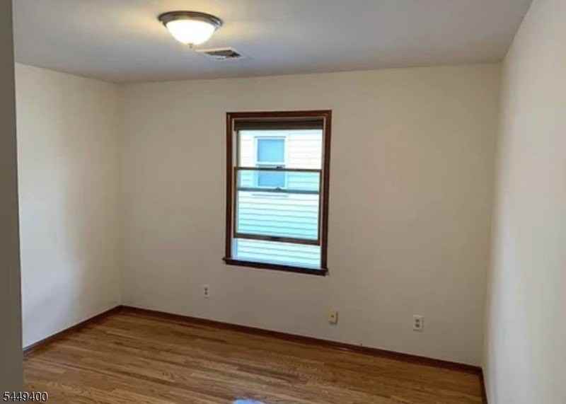 648 Summer St - Photo 7 of 13
