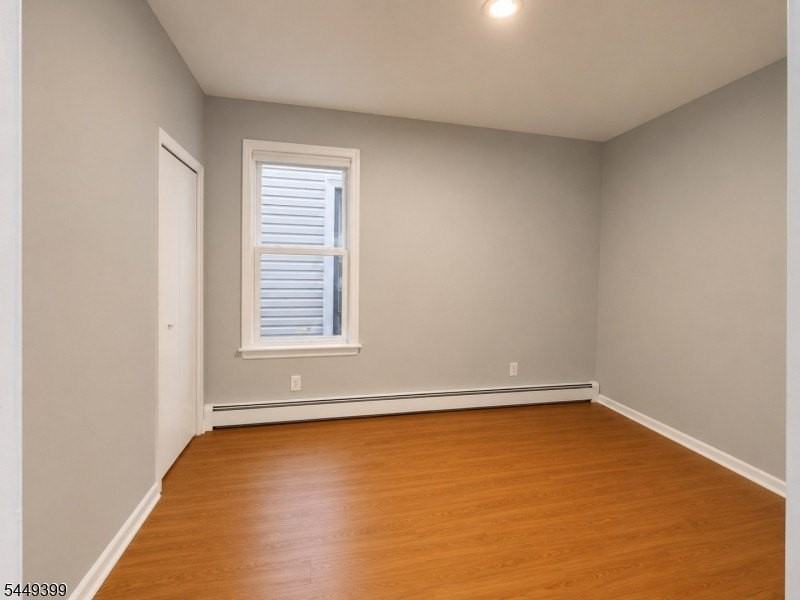1110 Hampton Pl - Photo 4 of 8