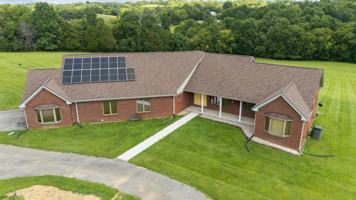 featured image of 1221 Hawthorne Ln