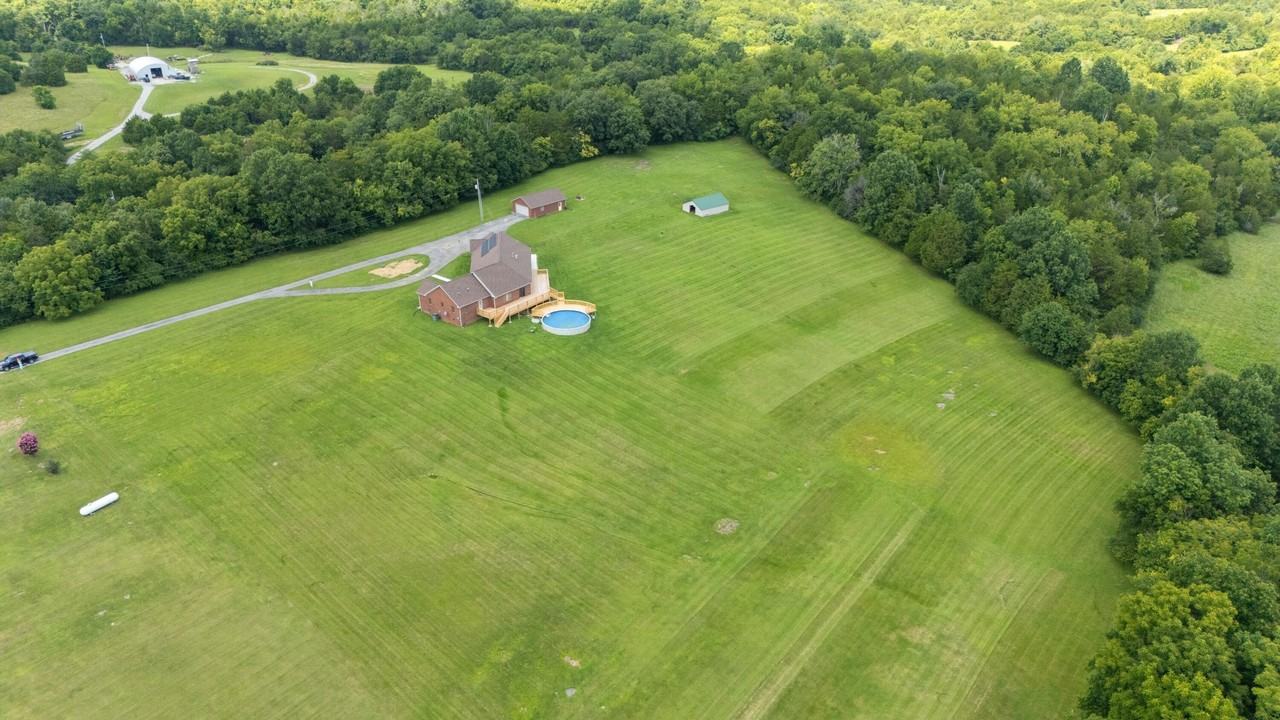 1221 Hawthorne Ln - Photo 4 of 36