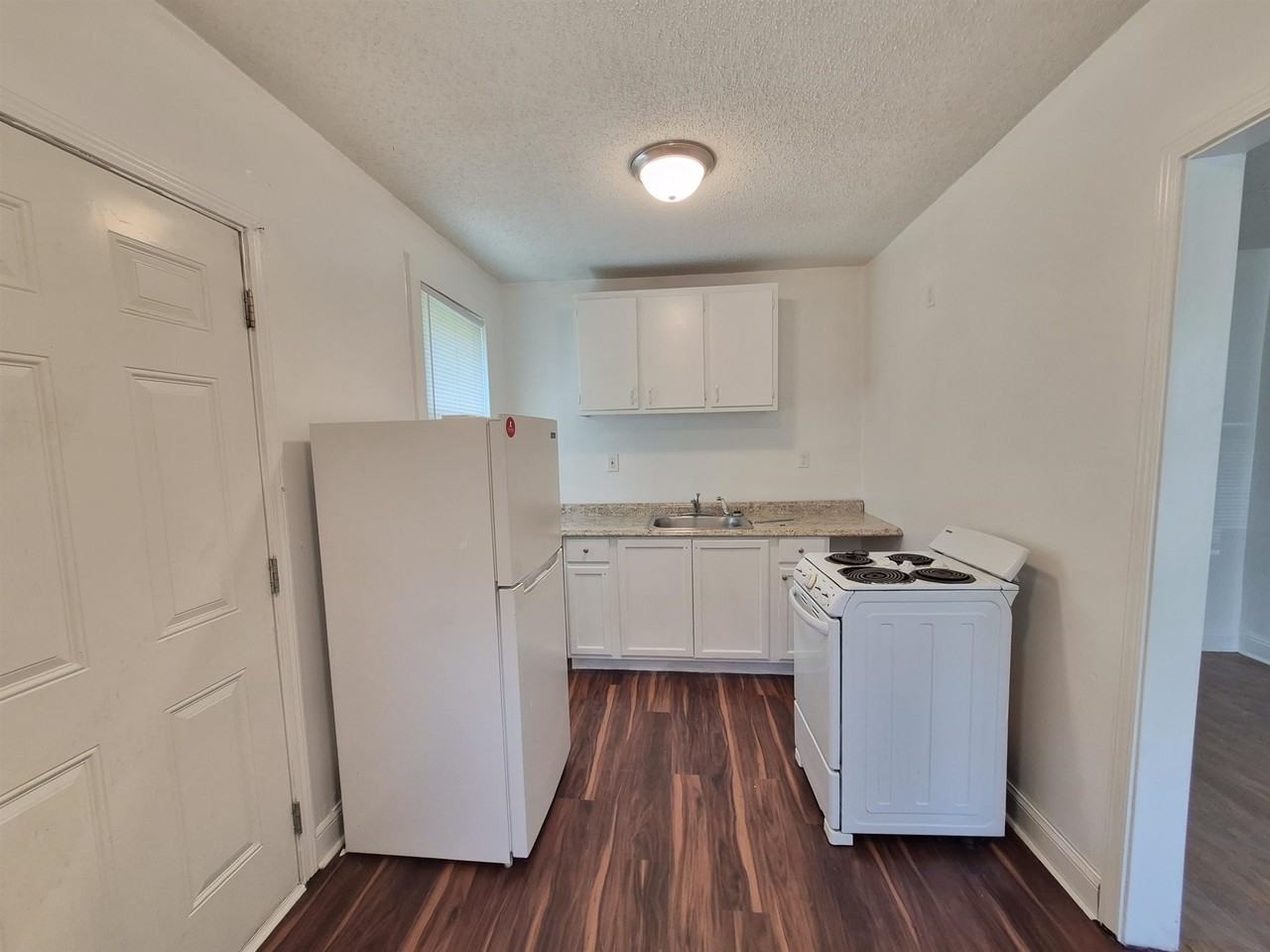 1074 Palmetto Ave #1074 - Photo 3 of 9