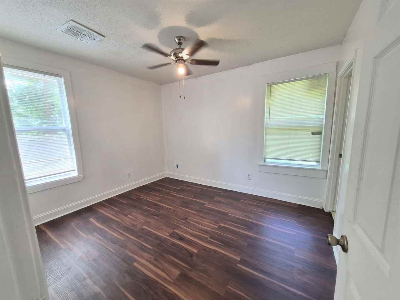 1074 Palmetto Ave #1074 - Photo 6 of 9