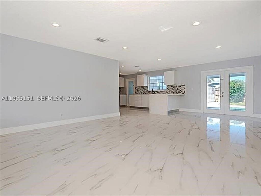 5770 Ne 18th Ave #0 - Photo 5 of 24