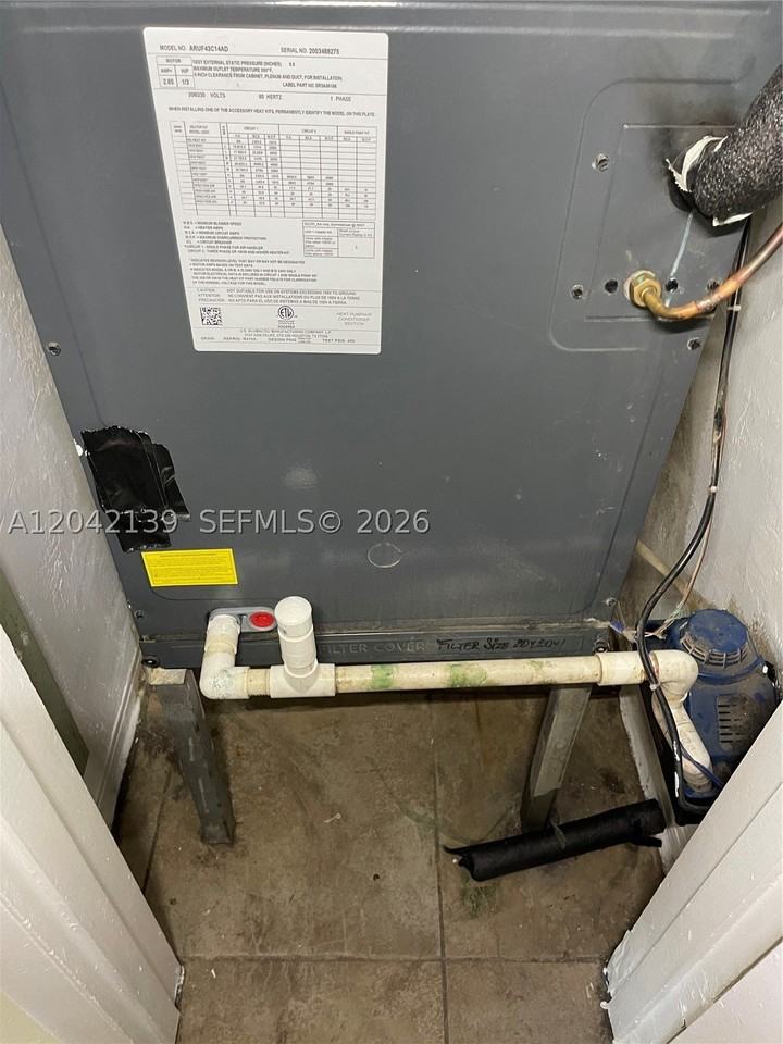 2901 Nw 50th St - Photo 7 of 14