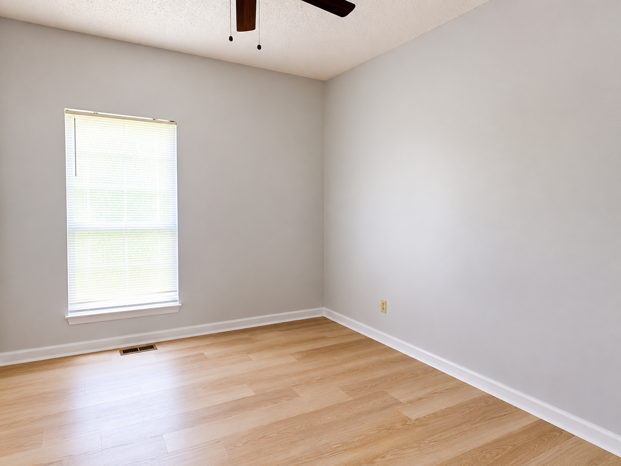 127 Amberwood Dr #1 - Photo 2 of 7