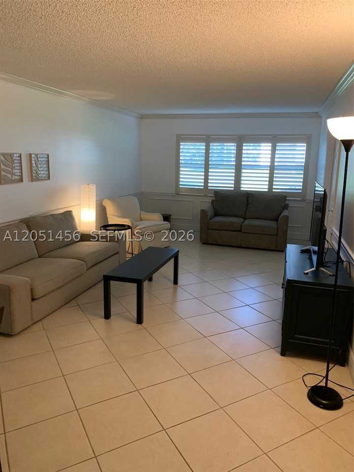 4801 Martinique Pl #H1 - Photo 3 of 23