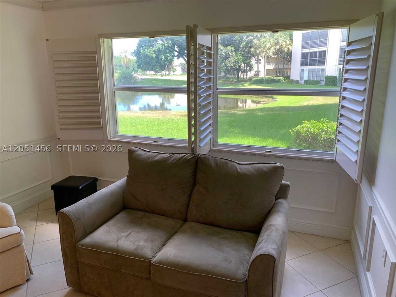 4801 Martinique Pl #H1 - Photo 4 of 23