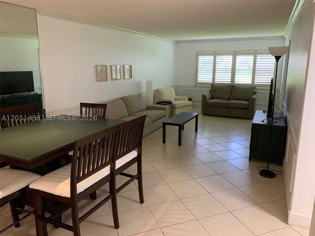 4801 Martinique Pl #H1 - Photo 6 of 23
