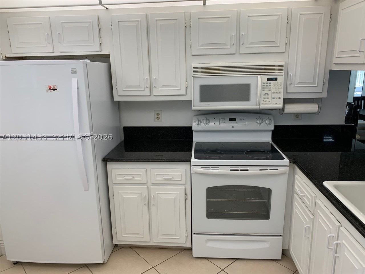 4801 Martinique Pl #H1 - Photo 7 of 23