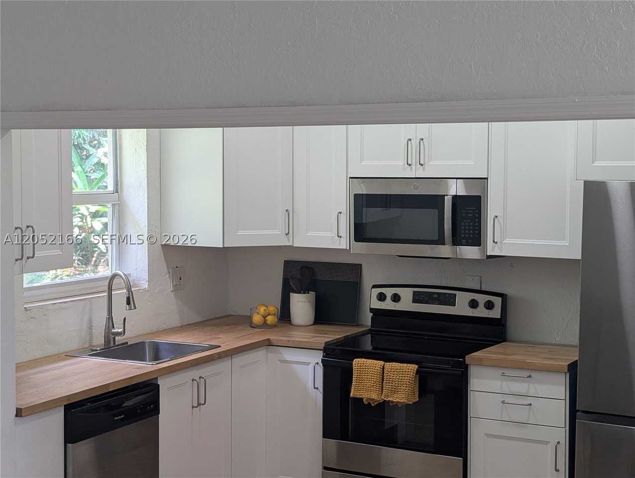 130 Nw 85th St - Photo 3 of 22