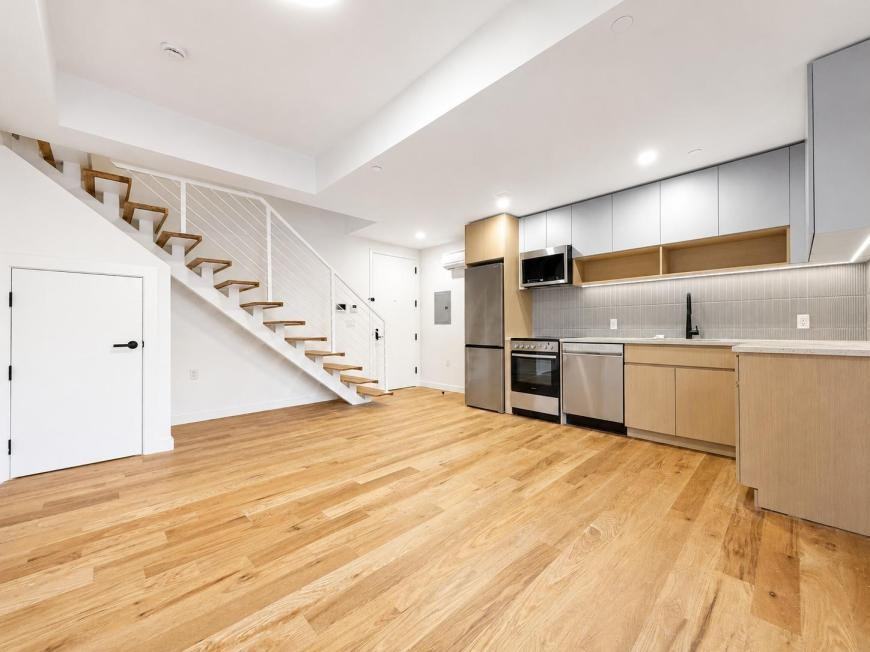 205 Cabrini Blvd - Photo 2 of 10