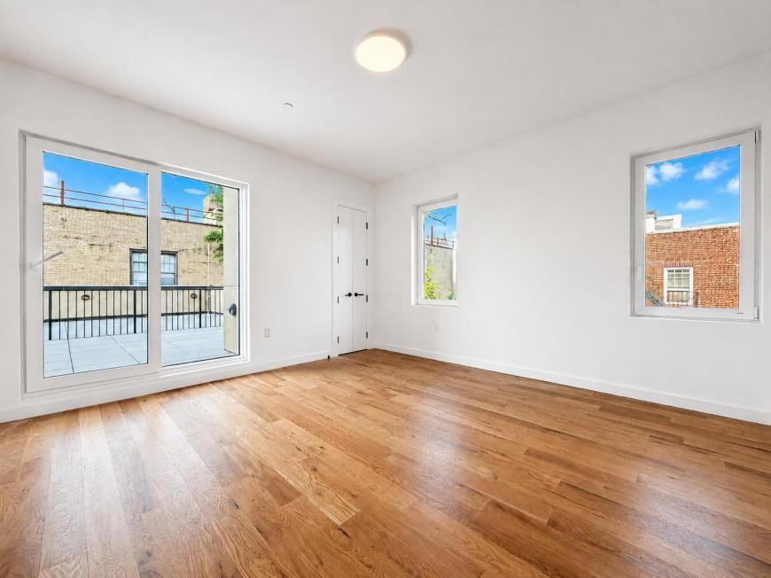 205 Cabrini Blvd - Photo 5 of 10