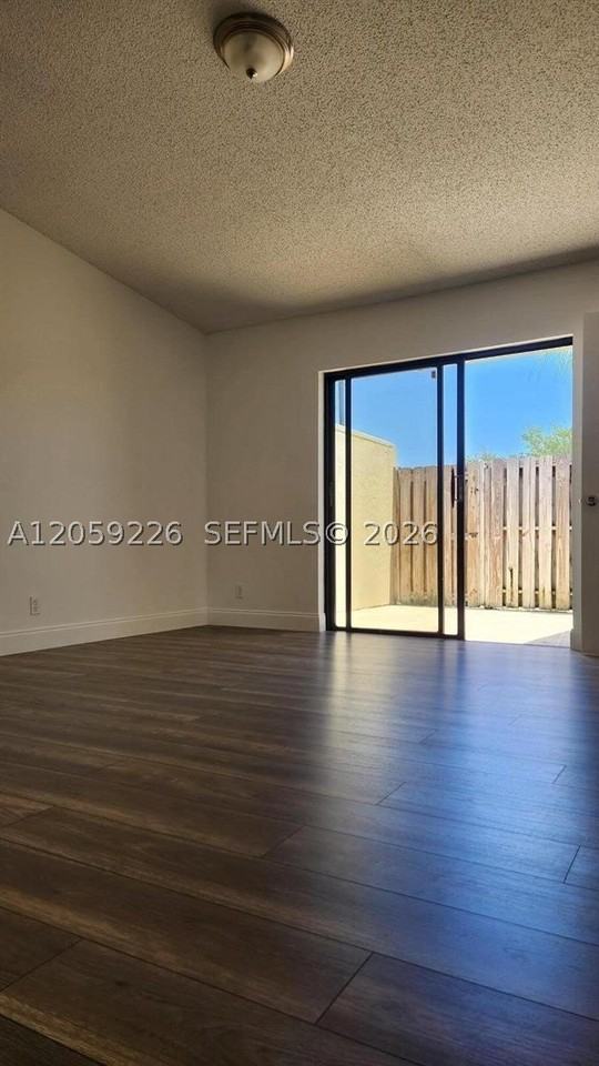 164 Meadows Dr #164 - Photo 5 of 33