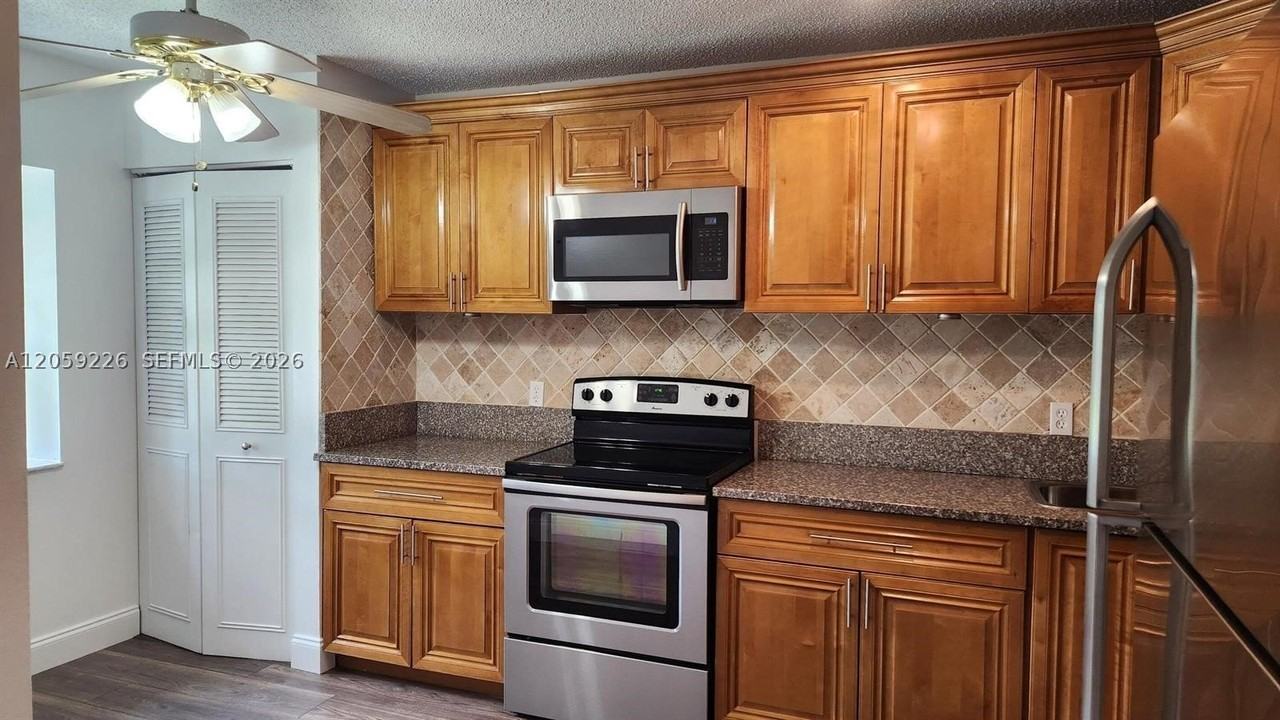 164 Meadows Dr #164 - Photo 7 of 33