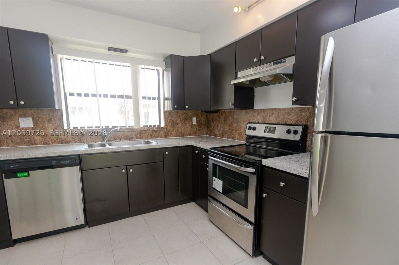 10085 Nw 6th Ter - Photo 2 of 22