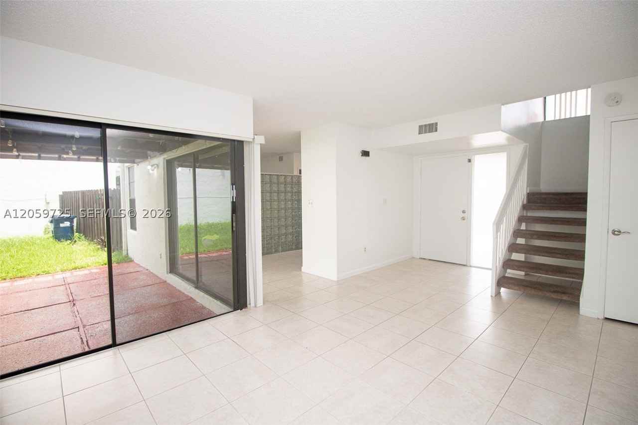 10085 Nw 6th Ter - Photo 7 of 22