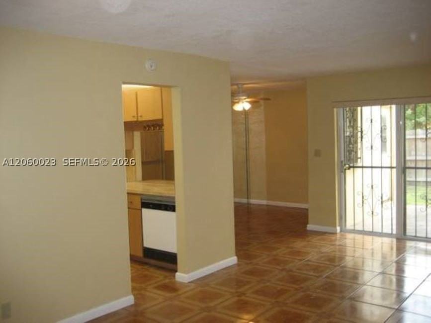 5975 Nw 25th St - Photo 6 of 14
