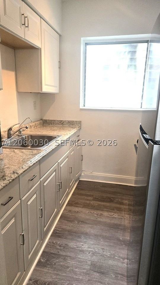 7720 Harding Ave #9 - Photo 3 of 11
