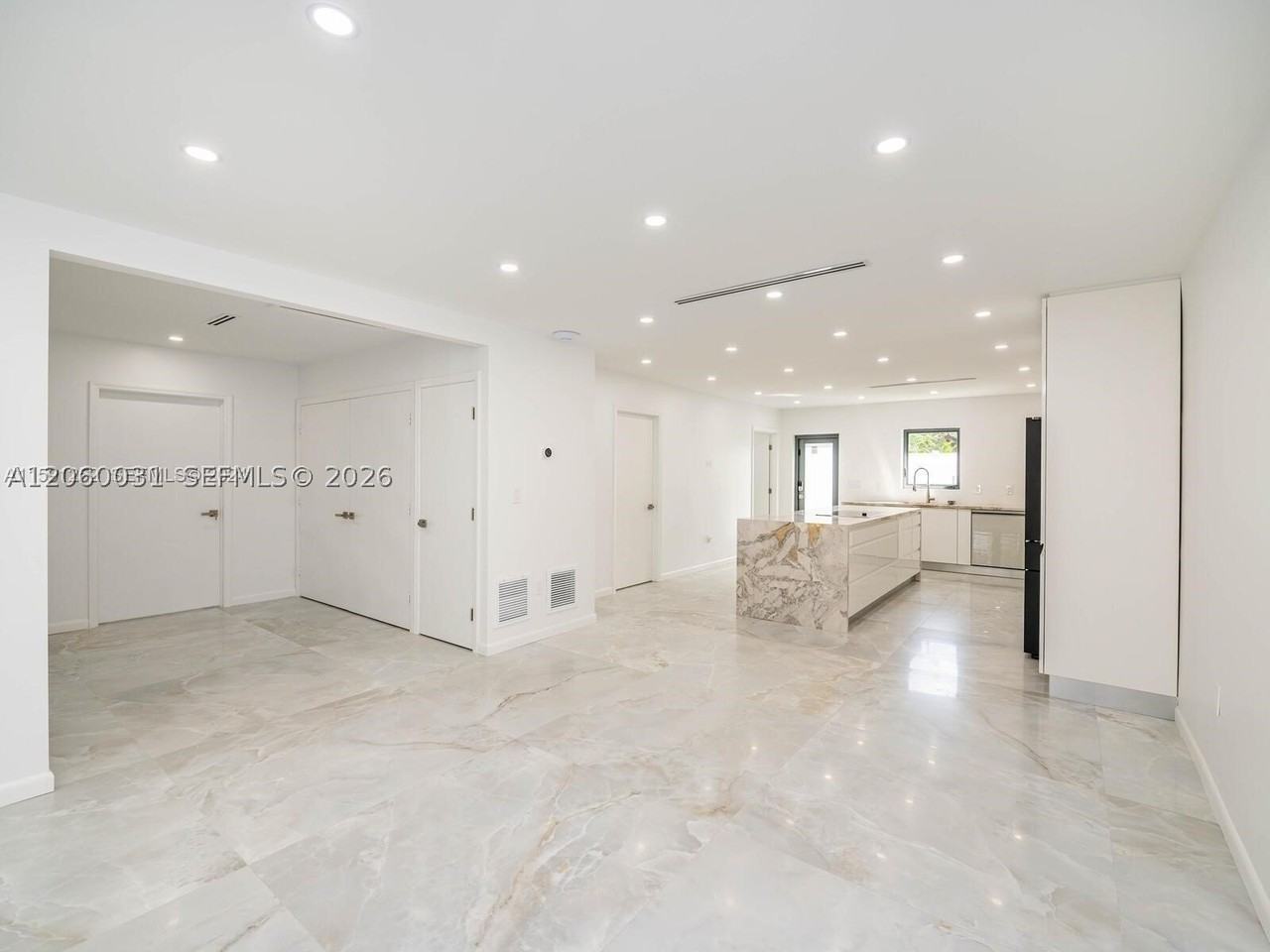 30 Nw 41st St #1 - Photo 3 of 19