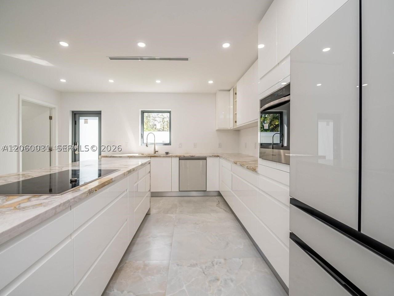 30 Nw 41st St #1 - Photo 5 of 19
