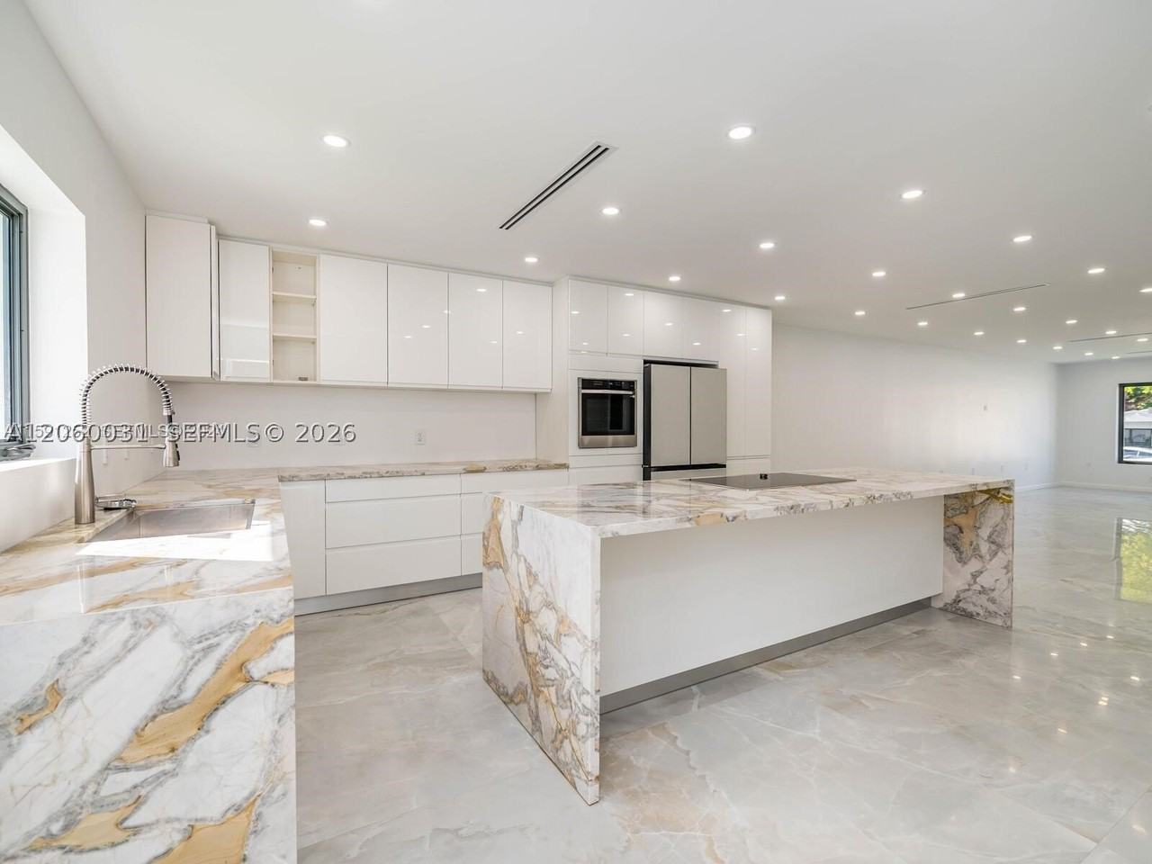 30 Nw 41st St #1 - Photo 6 of 19