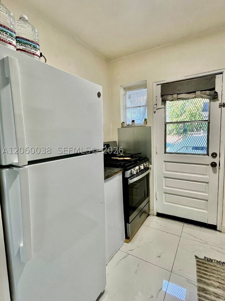 650 84th St #35 - Photo 5 of 10
