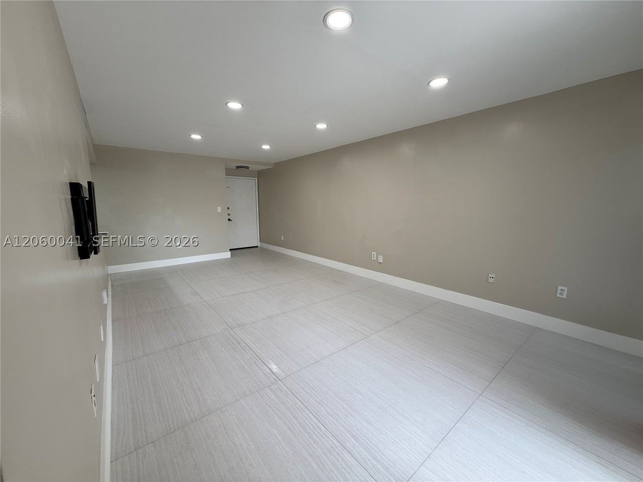9405 Fontainebleau Blvd #113-22 - Photo 4 of 26