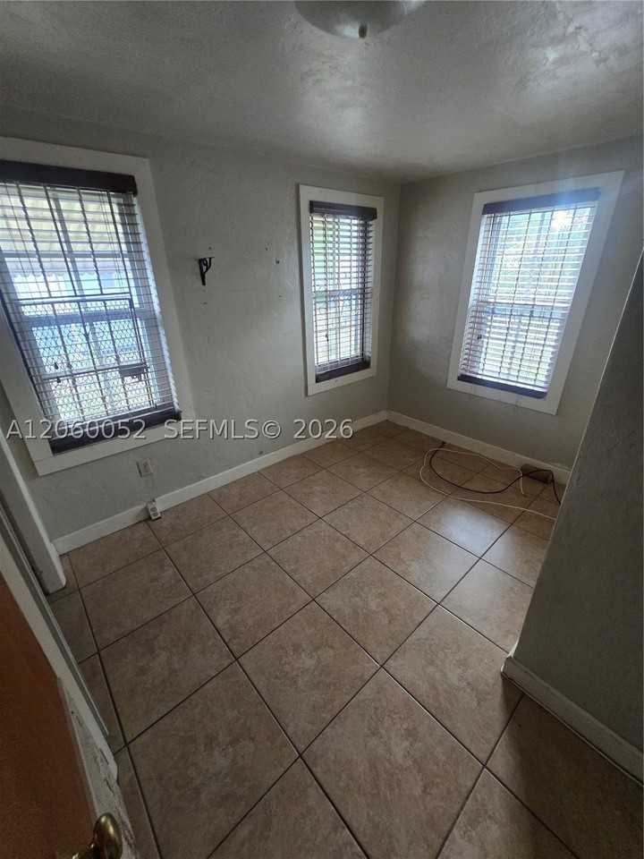 1795 Nw 85th St - Photo 4 of 12