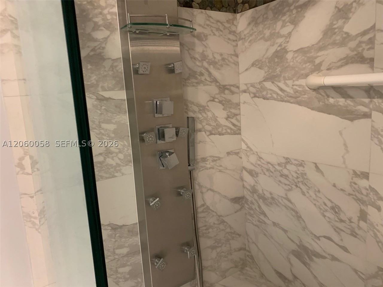 305 Bonnie Brae Way #27 - Photo 5 of 17