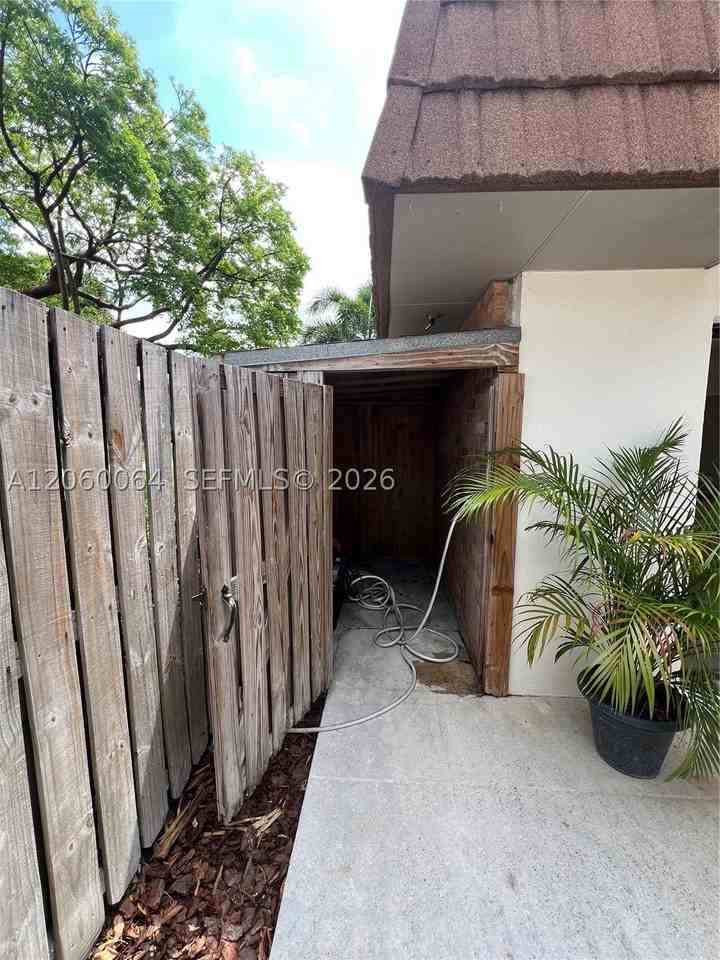 9105 Sw 19th Pl #A - Photo 4 of 28