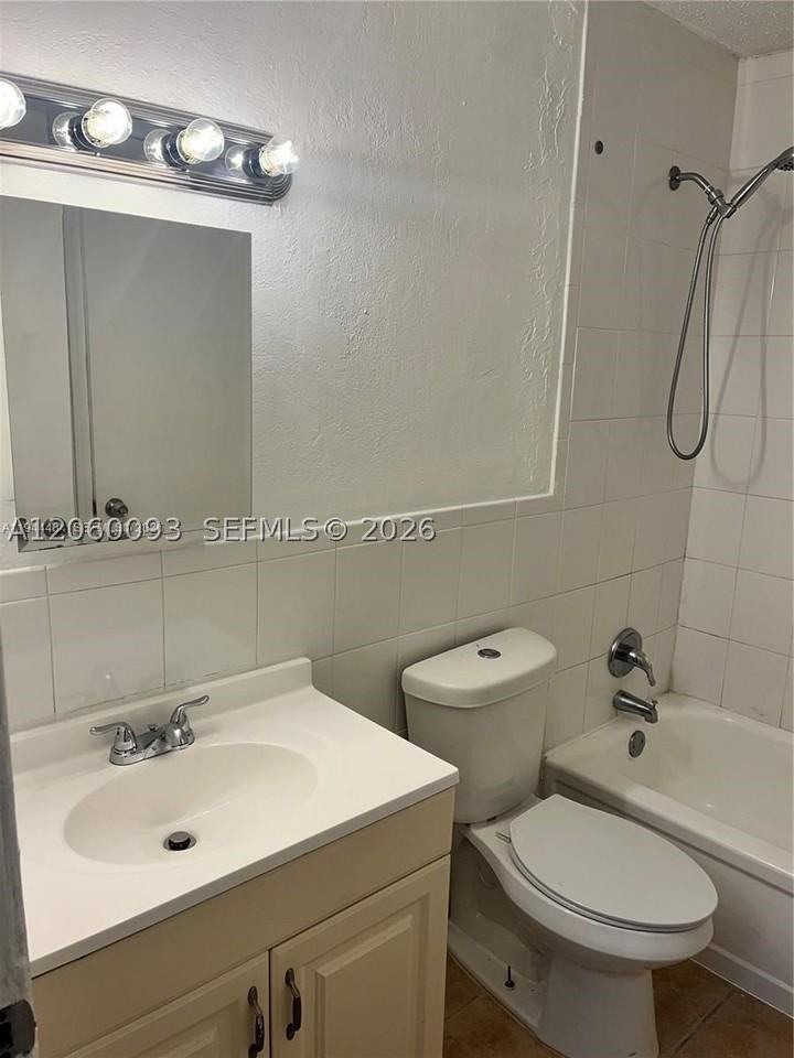 2775 Taft St #305 - Photo 2 of 6