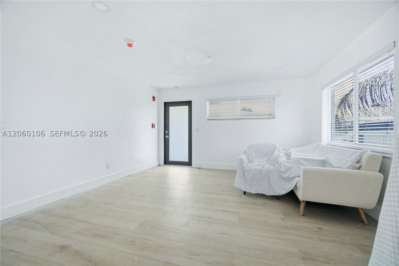 2209 Sw 61st Ave #1-2 - Photo 2 of 7